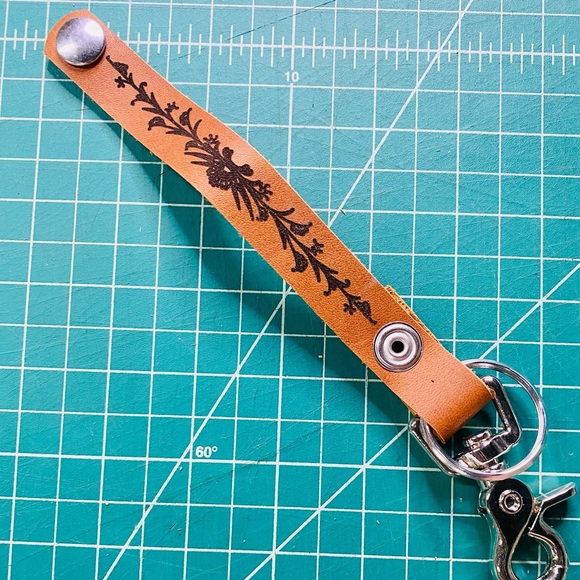 4.5” loop trigger snap leather keychain floral line customized - Picture 5 of 6
